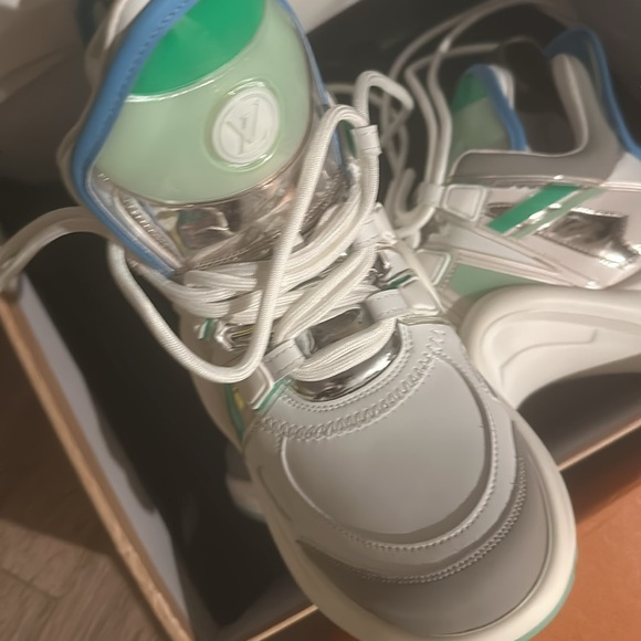 Louis Vuitton Archlight Sneakers - Picture 4 of 6
